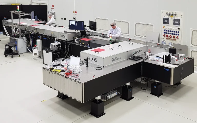 Typical external view of UltraFlux FF401k-F8-CEP-DM system