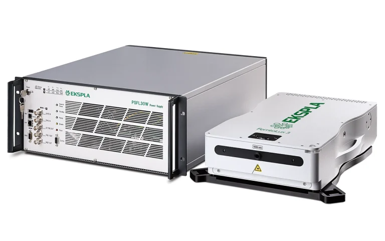 FemtoLux 3 laser with power supply and control unit.