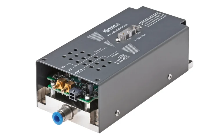 Image of PCD-UHR-II-C and 2PCD-UHR-II-C Pockels cell drivers.